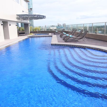 Acacia Hotel Manila Muntinlupa City Exterior photo