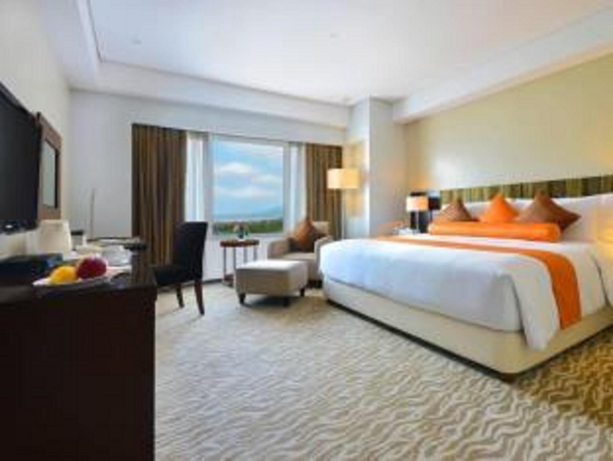 Acacia Hotel Manila Muntinlupa City Exterior photo