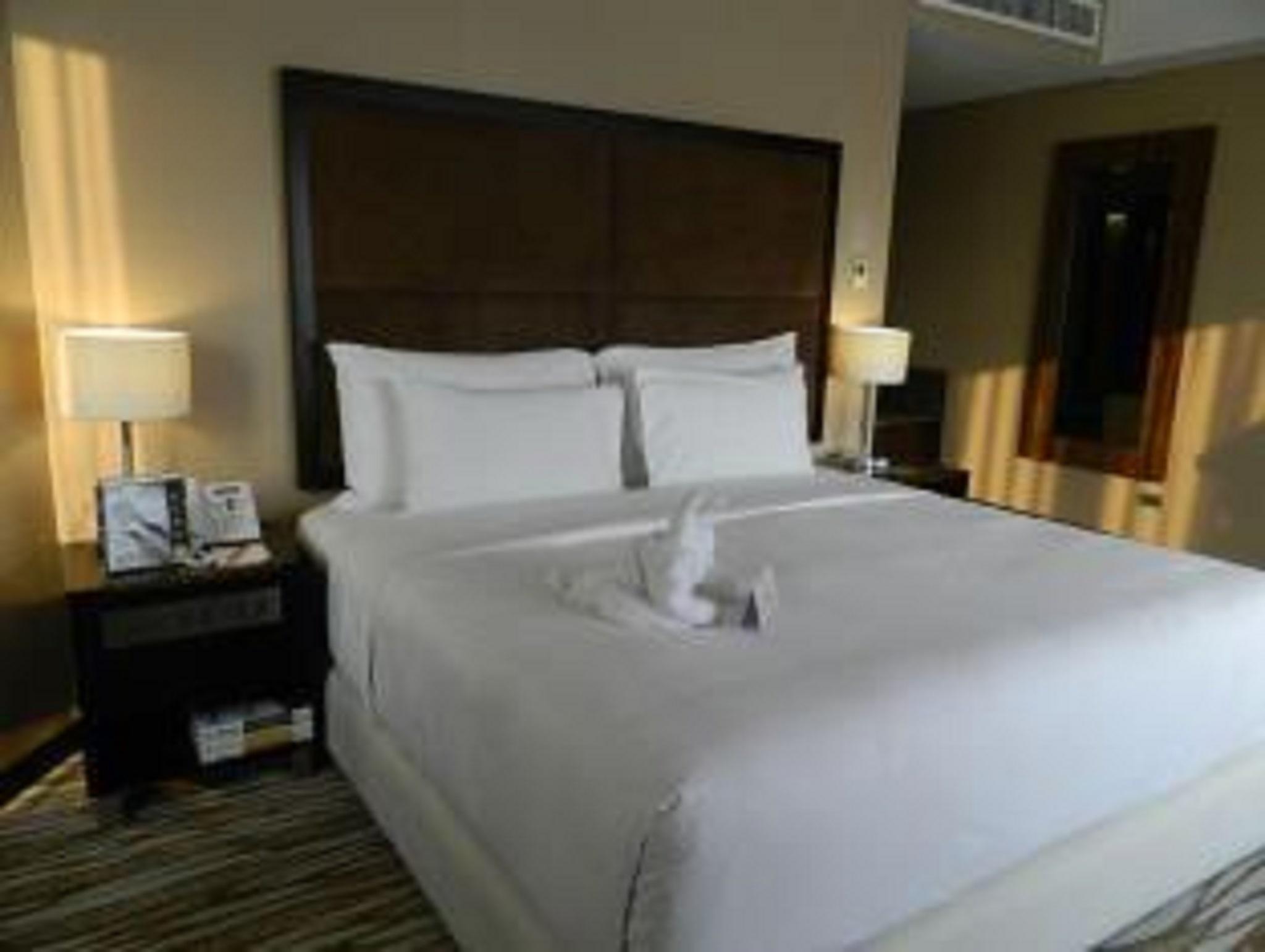 Acacia Hotel Manila Muntinlupa City Exterior photo