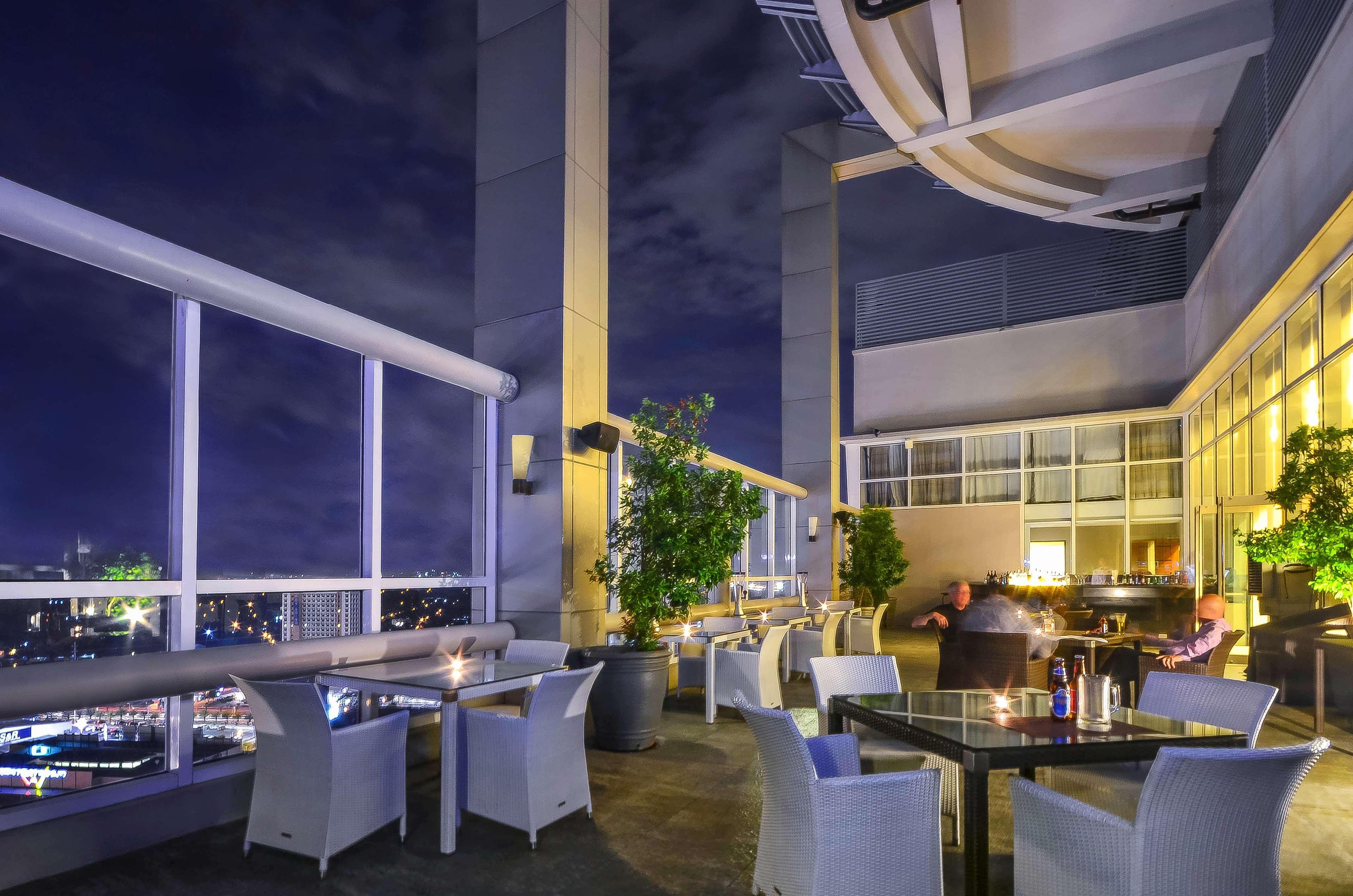 Acacia Hotel Manila Muntinlupa City Exterior photo
