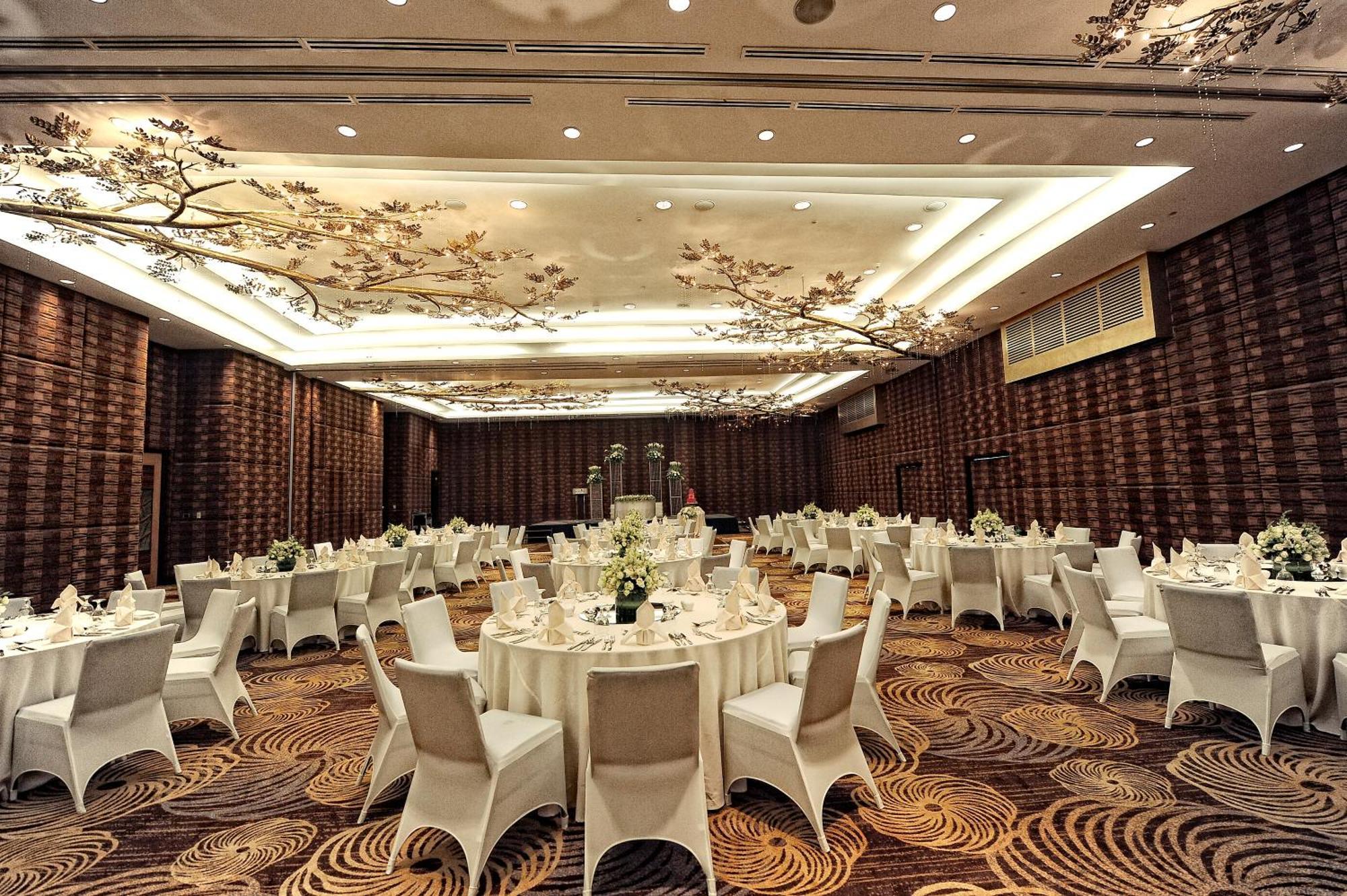 Acacia Hotel Manila Muntinlupa City Exterior photo