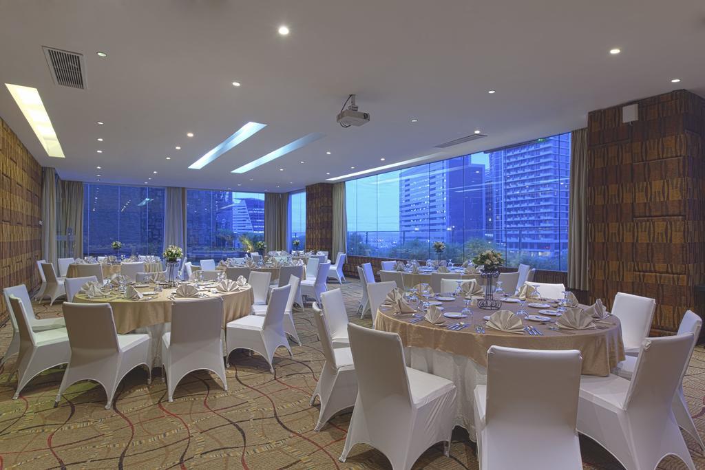 Acacia Hotel Manila Muntinlupa City Exterior photo